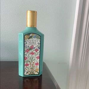 Gucci Flora perfume